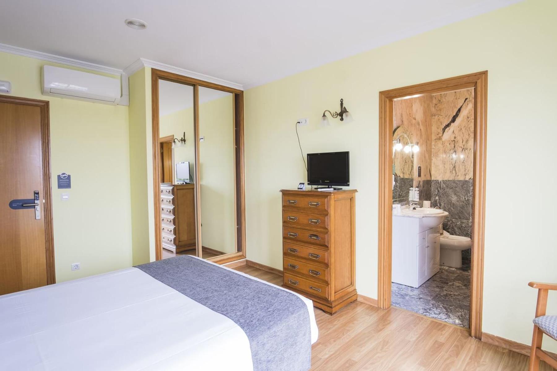 Alda Alpina Hotel Villanueva De Arosa Luaran gambar