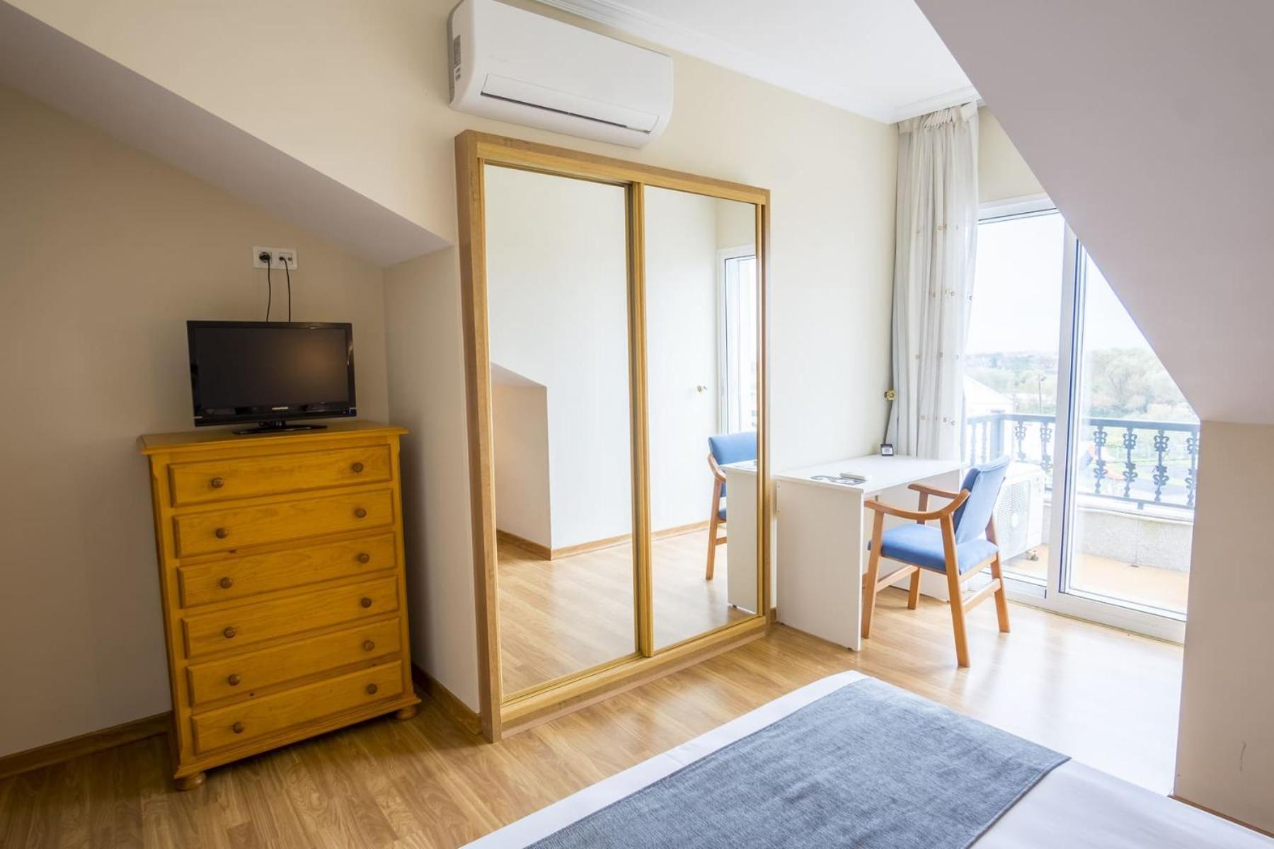 Alda Alpina Hotel Villanueva De Arosa Luaran gambar